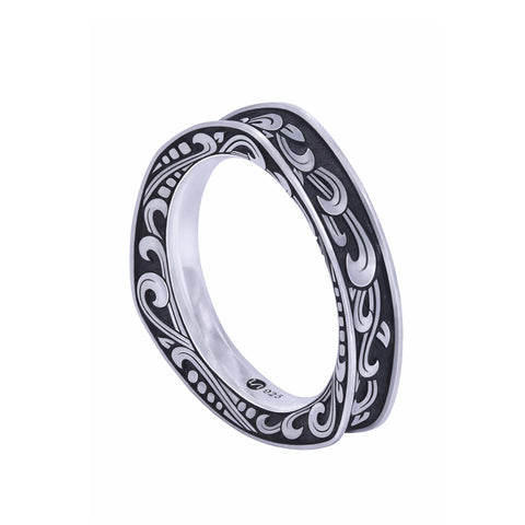 KRANOK Triangle Engraved Ring